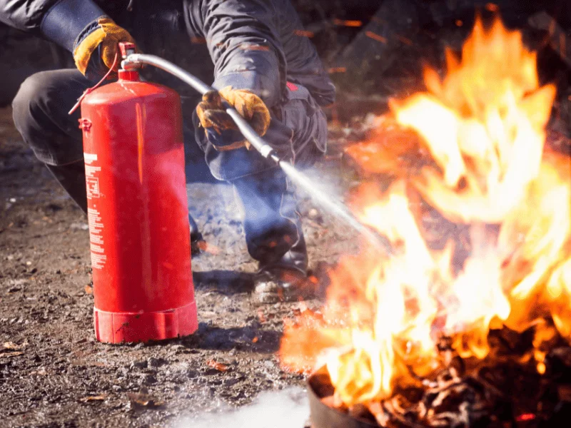 Antincendio Pisa 1 Antincendio Pisa – Manutenzione Estintori, Rivelazione Incendi e Porte REI | EMA Safety Solutions