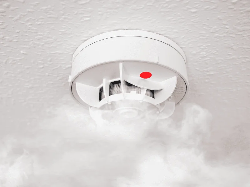 Antincendio Pisa 2 Antincendio Pisa – Manutenzione Estintori, Rivelazione Incendi e Porte REI | EMA Safety Solutions